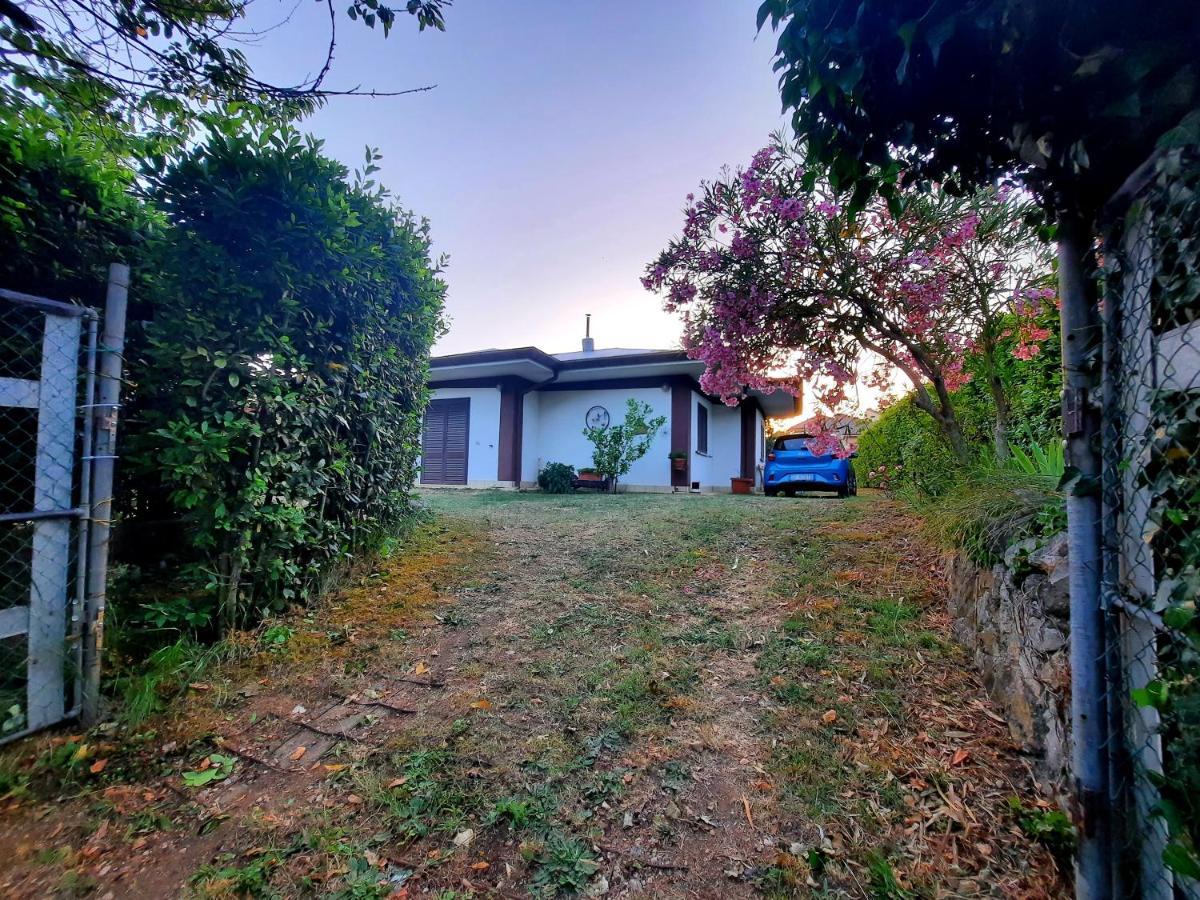 Casetta In Collina Sezze Luaran gambar